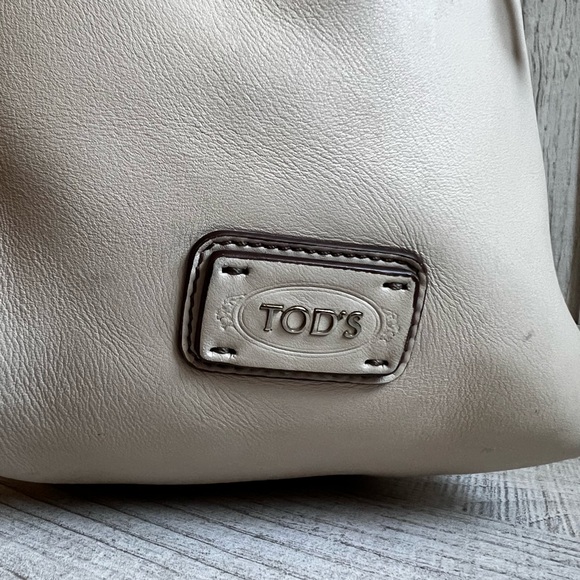 Tod's Convertible D-Styling Bauletto Bag - Picture 5 of 10